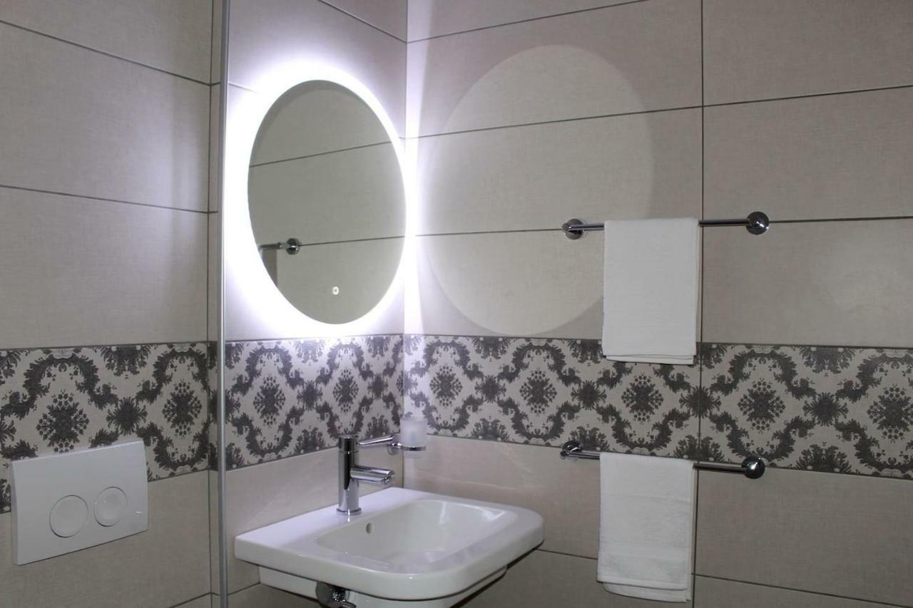 Appartement 2V1 - Blloku Mac à Tirana Extérieur photo